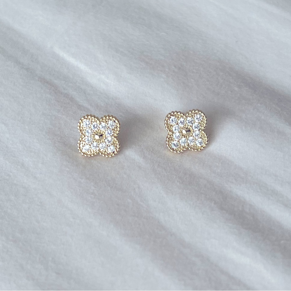 clover earrings